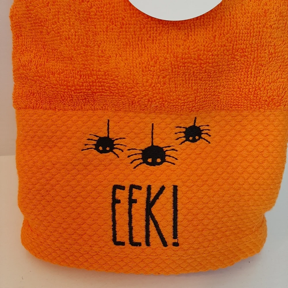 Rae Dunn EEK! 16